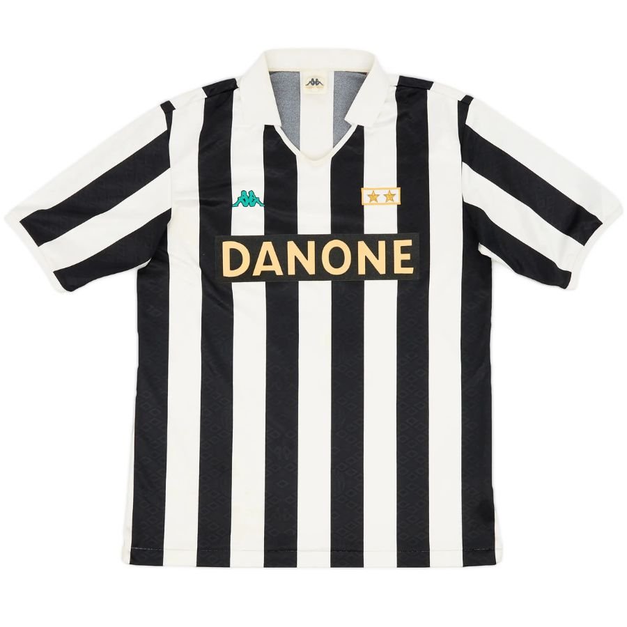 BRINDE-2024-11-22T190720.590 Juventus Home Retro Jersey 1992/94 - Image 1